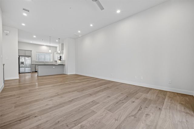 5209 Allen Street L, Houston, TX 77007