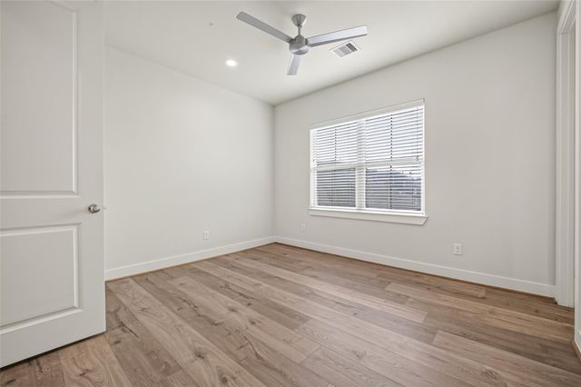5209 Allen Street L, Houston, TX 77007