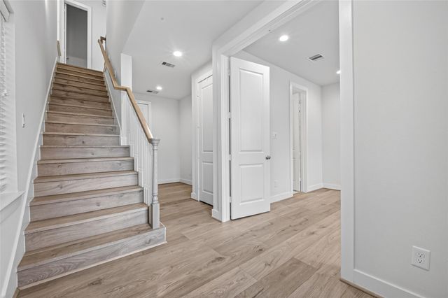 5209 Allen Street L, Houston, TX 77007