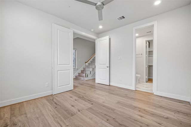5209 Allen Street L, Houston, TX 77007