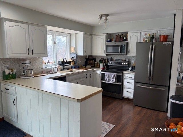 6 Cornfield Lane, Woodbridge, CT 06525