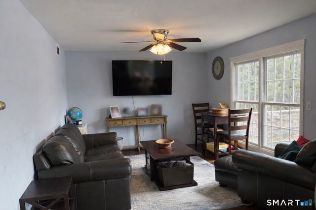 6 Cornfield Lane, Woodbridge, CT 06525