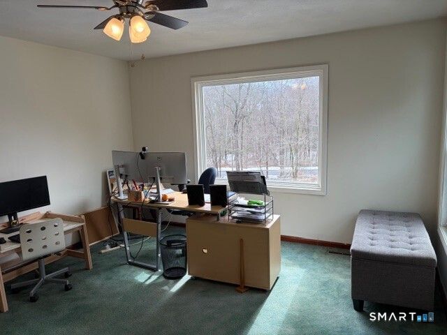 6 Cornfield Lane, Woodbridge, CT 06525