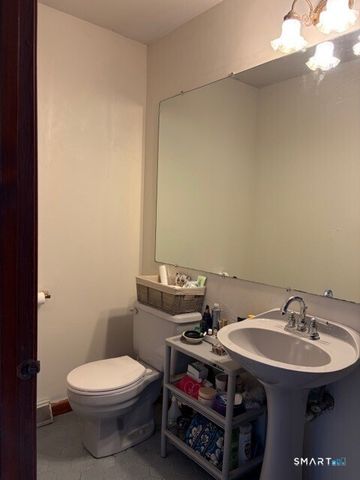 6 Cornfield Lane, Woodbridge, CT 06525