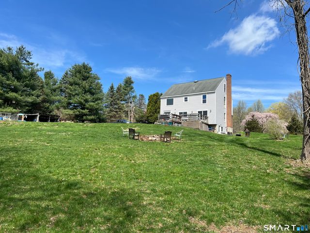 6 Cornfield Lane, Woodbridge, CT 06525