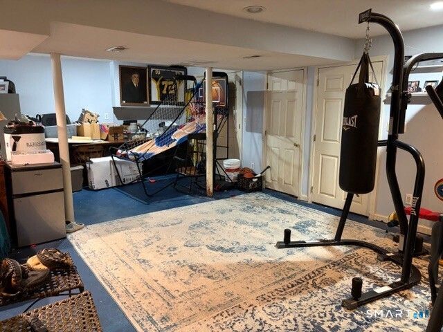 6 Cornfield Lane, Woodbridge, CT 06525