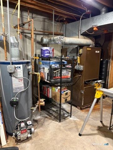 6 Cornfield Lane, Woodbridge, CT 06525