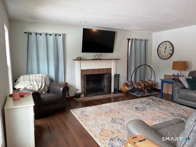 6 Cornfield Lane, Woodbridge, CT 06525