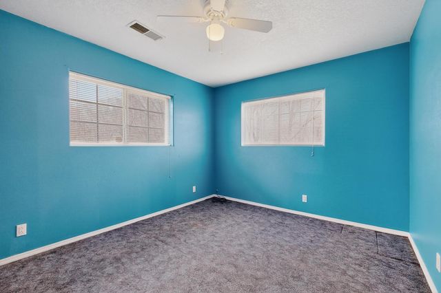 24 Della Road, Los Lunas, NM 87031