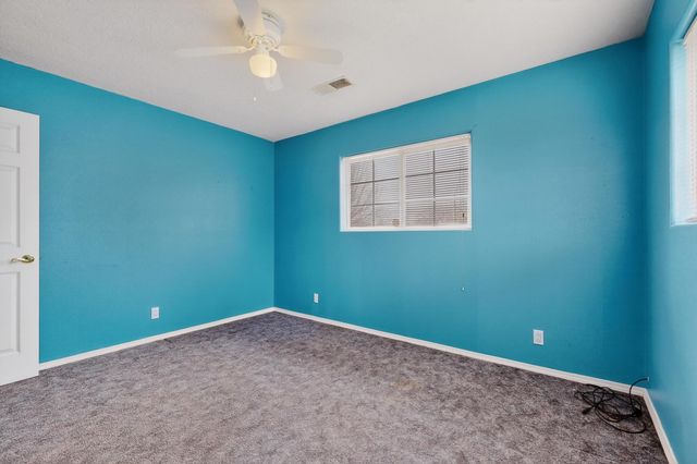 24 Della Road, Los Lunas, NM 87031