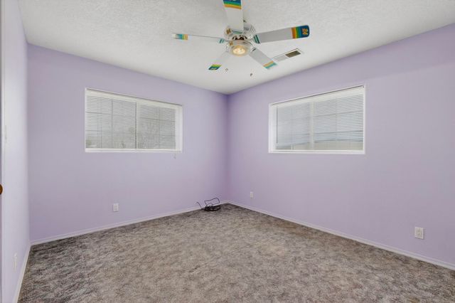 24 Della Road, Los Lunas, NM 87031