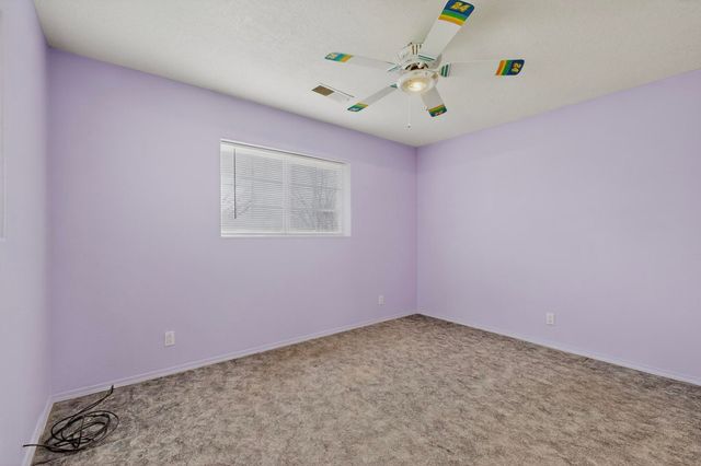 24 Della Road, Los Lunas, NM 87031