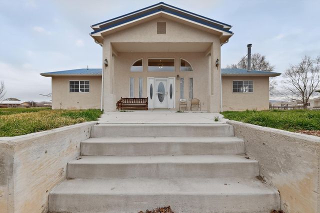 24 Della Road, Los Lunas, NM 87031