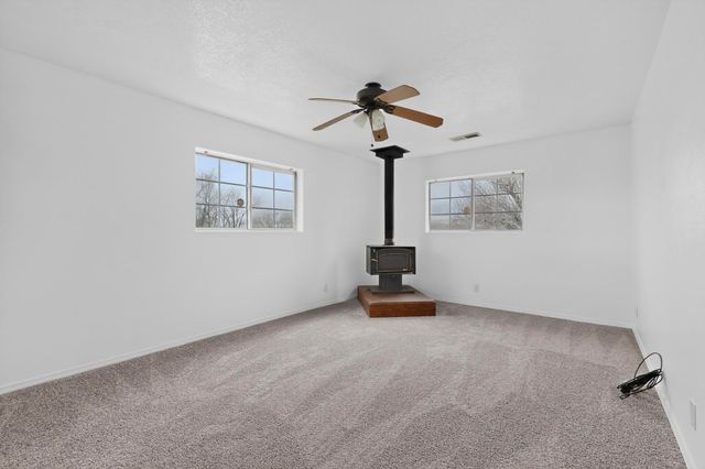 24 Della Road, Los Lunas, NM 87031