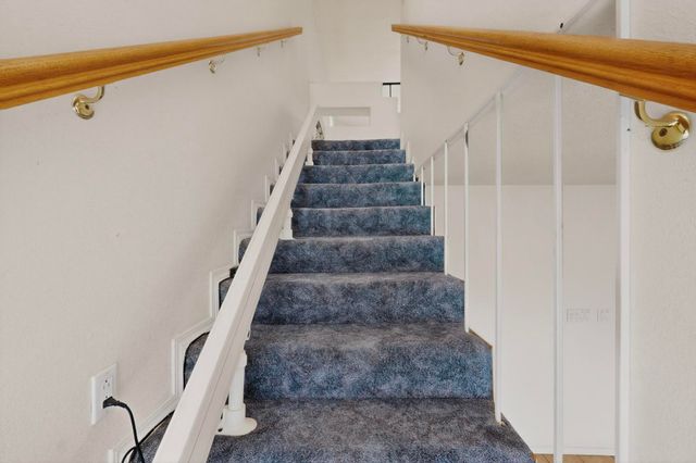 24 Della Road, Los Lunas, NM 87031