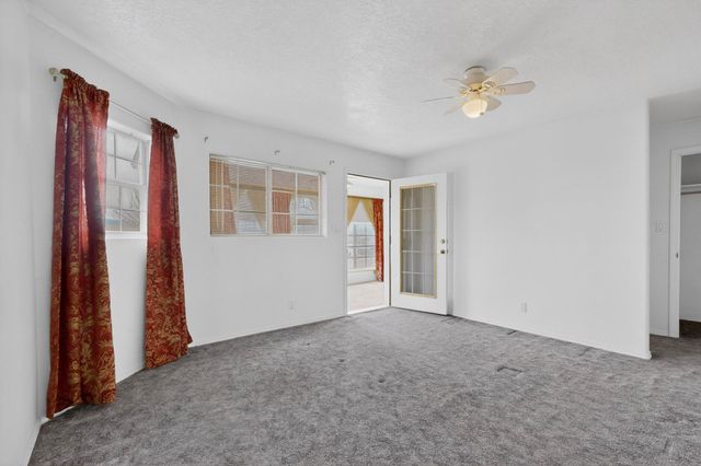 24 Della Road, Los Lunas, NM 87031