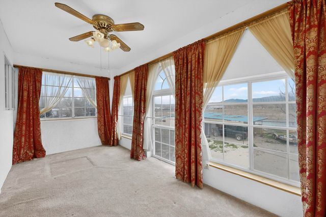 24 Della Road, Los Lunas, NM 87031