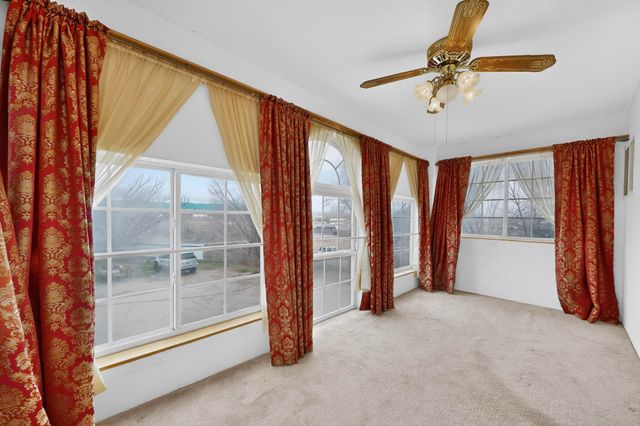 24 Della Road, Los Lunas, NM 87031