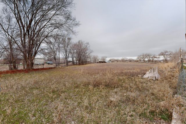 24 Della Road, Los Lunas, NM 87031