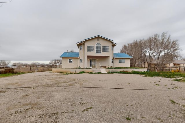 24 Della Road, Los Lunas, NM 87031