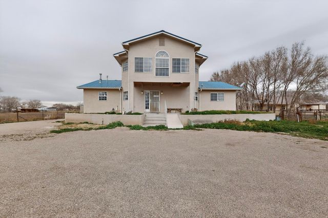 24 Della Road, Los Lunas, NM 87031