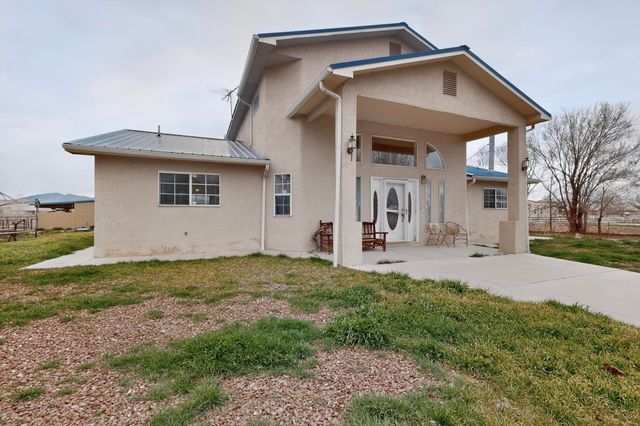 24 Della Road, Los Lunas, NM 87031