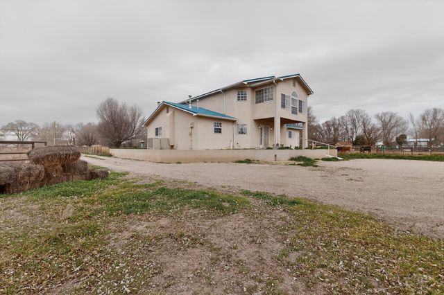 24 Della Road, Los Lunas, NM 87031