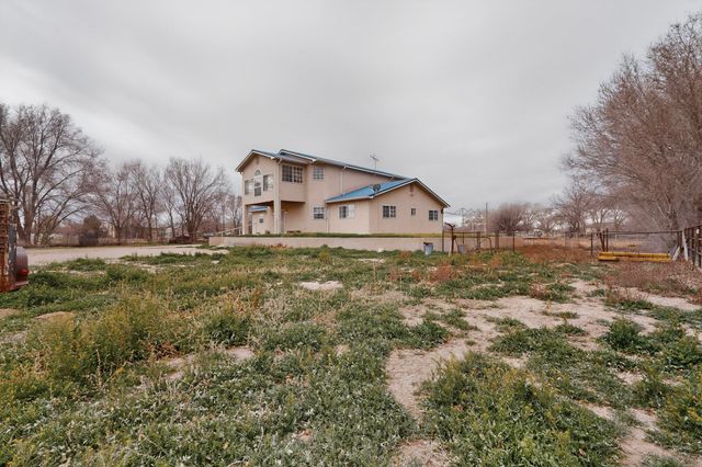 24 Della Road, Los Lunas, NM 87031