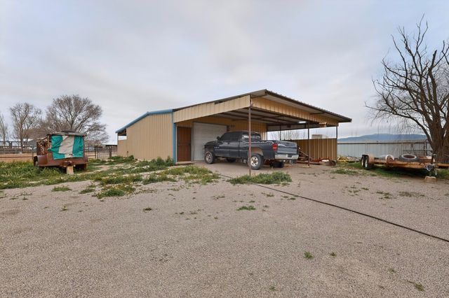 24 Della Road, Los Lunas, NM 87031
