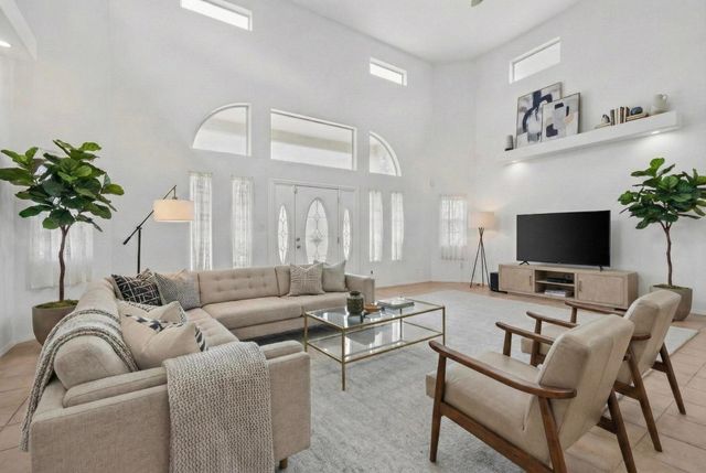 24 Della Road, Los Lunas, NM 87031