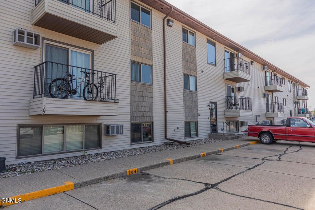 1112 Portland Drive, Bismarck, ND 58504 photo 20