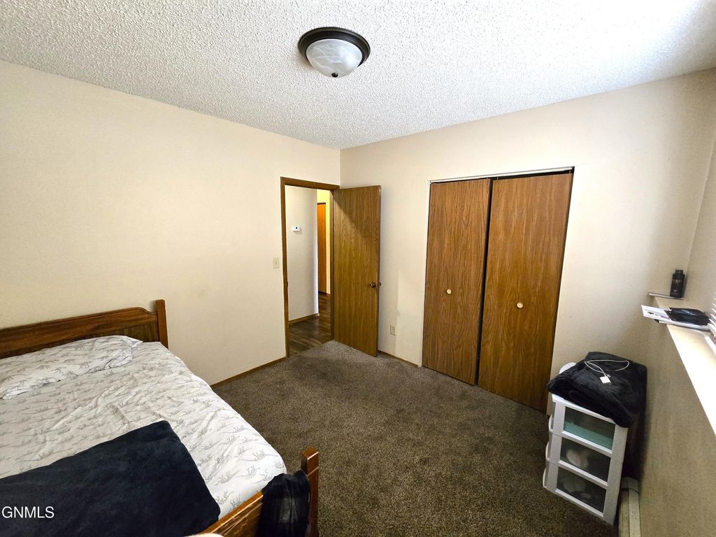 1112 Portland Drive, Bismarck, ND 58504 photo 9