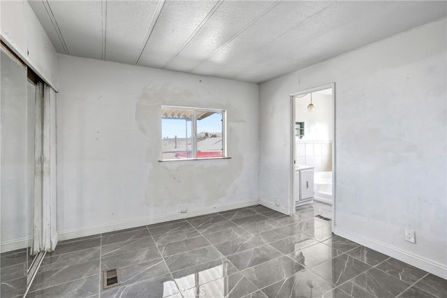 20695 Dale Evans Pkwy, Apple Valley, CA 92307