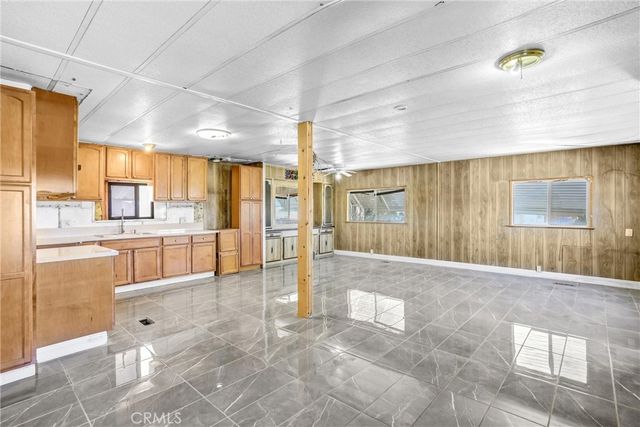 20695 Dale Evans Pkwy, Apple Valley, CA 92307