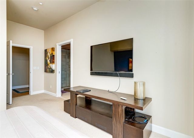 900 W Olympic Boulevard 47B, Los Angeles, CA 90015