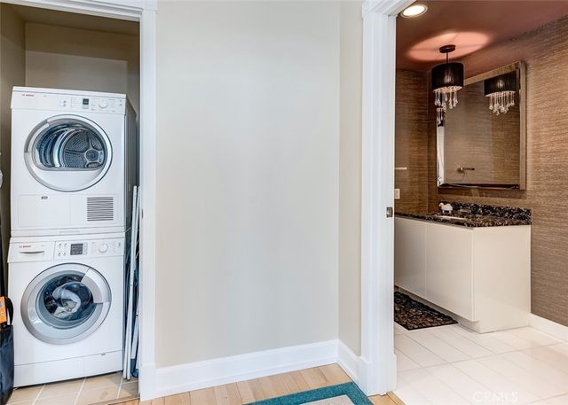 900 W Olympic Boulevard 47B, Los Angeles, CA 90015