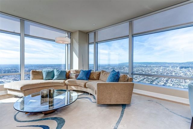 900 W Olympic Boulevard 47B, Los Angeles, CA 90015