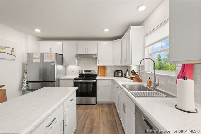 5004 Schaefer Lane, Floyds Knobs, IN 47119