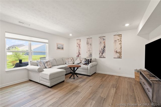 5004 Schaefer Lane, Floyds Knobs, IN 47119
