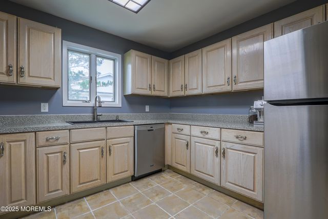 105 Atlantic Avenue, Waretown, NJ 08758