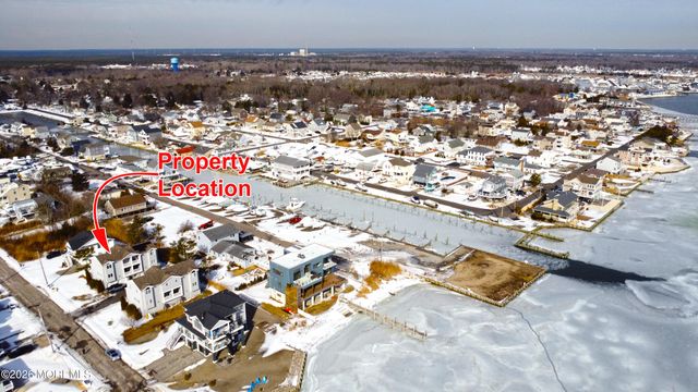 105 Atlantic Avenue, Waretown, NJ 08758