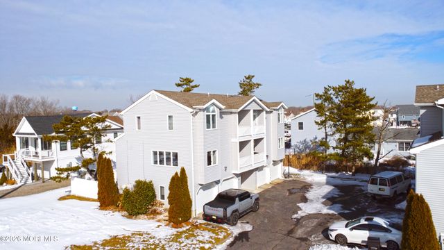 105 Atlantic Avenue, Waretown, NJ 08758