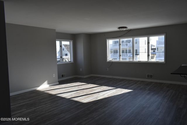 105 Atlantic Avenue, Waretown, NJ 08758