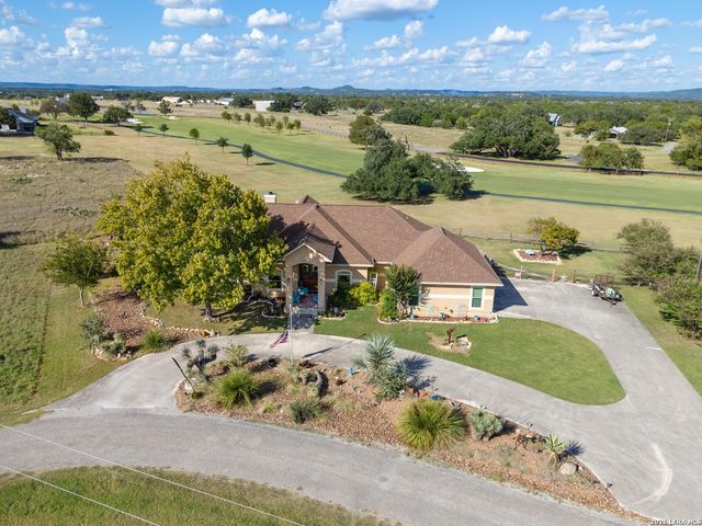 212 ANTLER CIR, Bandera, TX 78003