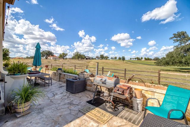 212 ANTLER CIR, Bandera, TX 78003