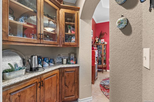 212 ANTLER CIR, Bandera, TX 78003