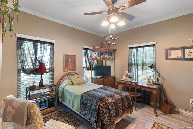 212 ANTLER CIR, Bandera, TX 78003