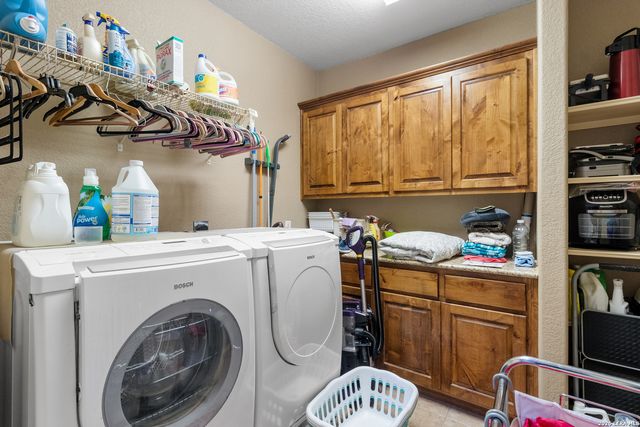 212 ANTLER CIR, Bandera, TX 78003