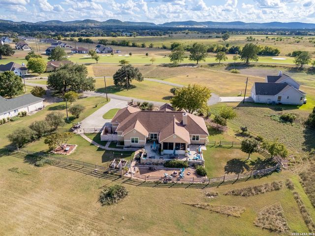 212 ANTLER CIR, Bandera, TX 78003