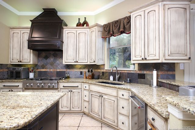 3701 MENGER DR, San Antonio, TX 78259